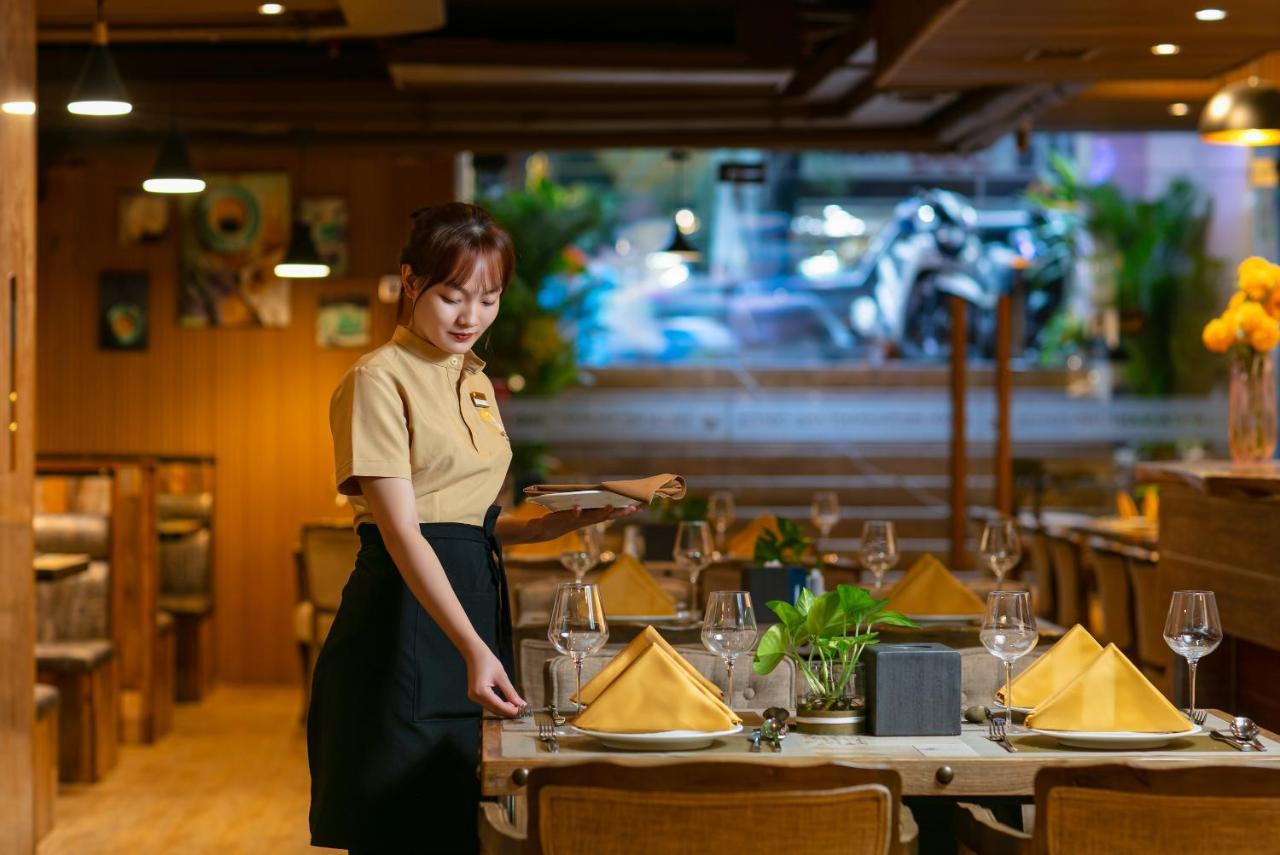 הו צ'י מין סיטי Nesta Hotel Saigon מראה חיצוני תמונה