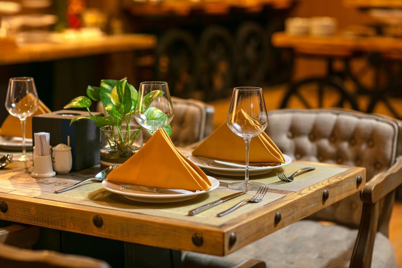 הו צ'י מין סיטי Nesta Hotel Saigon מראה חיצוני תמונה