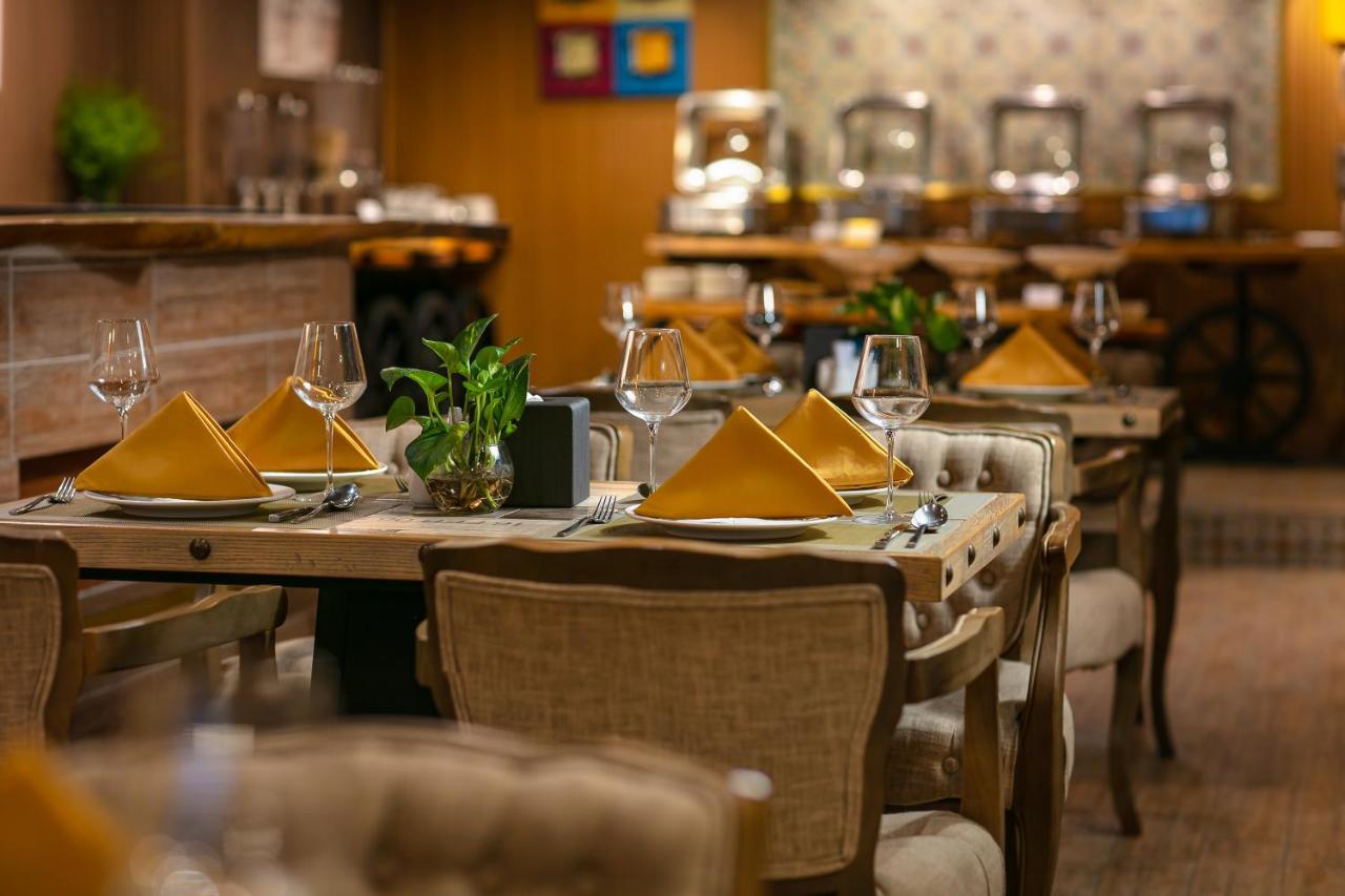 הו צ'י מין סיטי Nesta Hotel Saigon מראה חיצוני תמונה